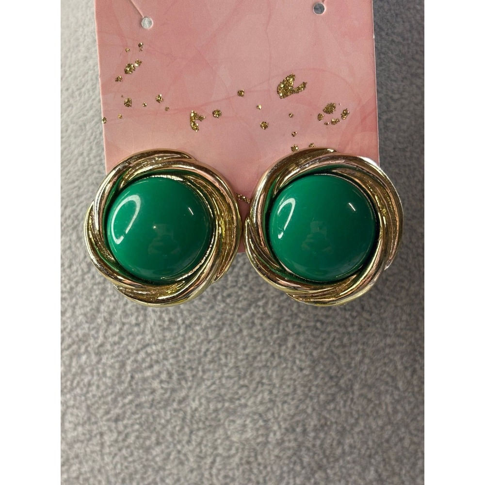 #38. Vintage Green Cabochon Clip-on Earrings